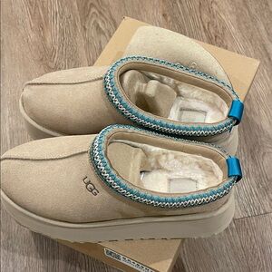 UGG Tazz slippers platform Beige Slipper Accent